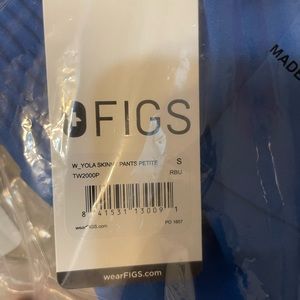 Brand new figs scrub bottoms